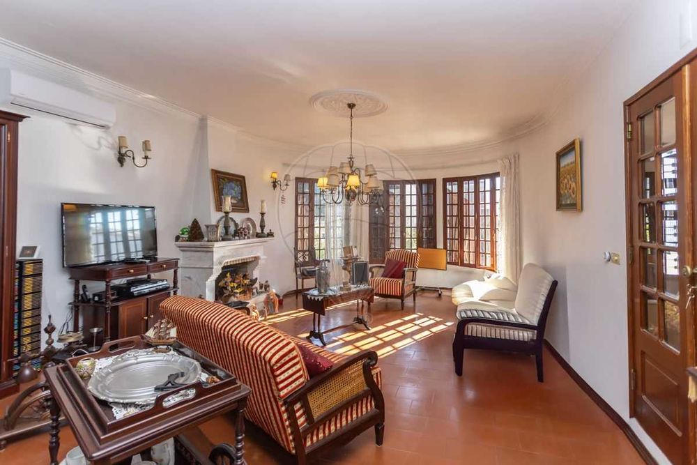 Moradia T5 - Oportunidade