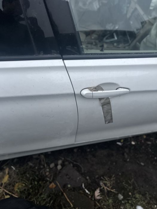 Срочно продаю машину BMW 328i