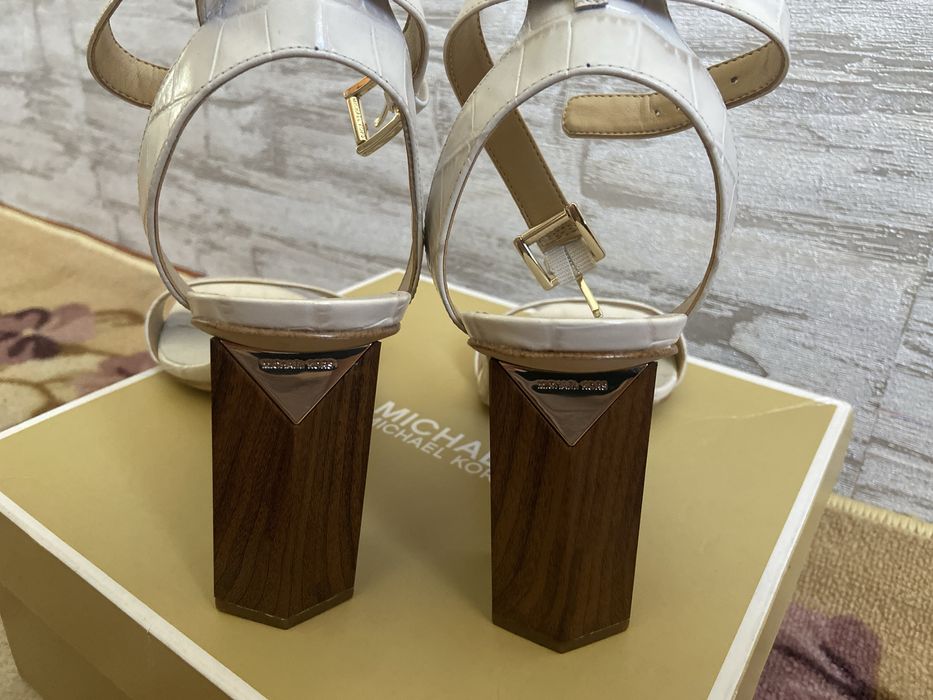 Босоніжки Michael Kors