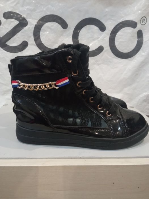 Продам новые женские демисезонные ботинки - сникерсы Fashion