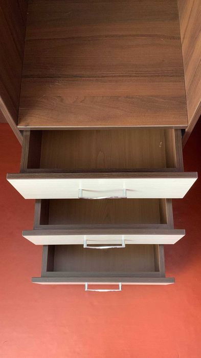 Стіл письмовий з полицями