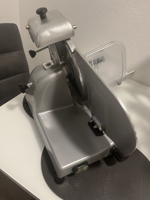 Продам слайсер гарний стан