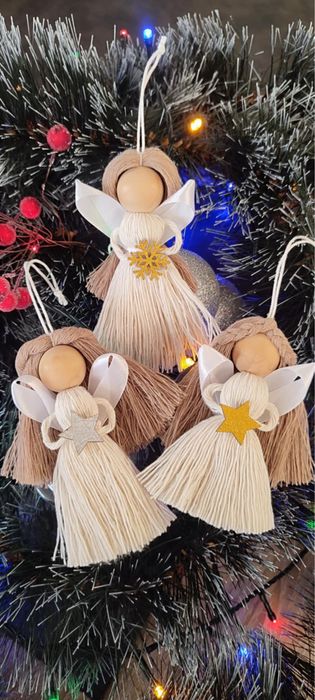 Ręcznie wykonana ozdoba świąteczna - aniołek z makramy