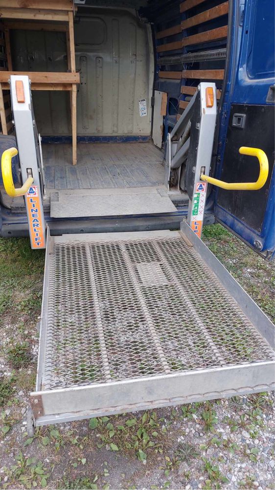 Rampa elektryczna podjazd do auta dla niepełnosprawnych/towarów winda