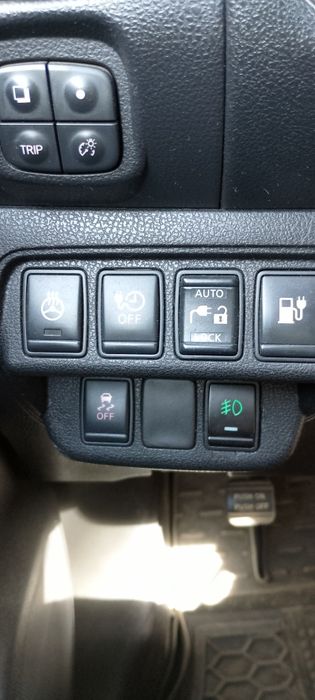 Далекобійний Nissan leaf з батарею 46кВт.