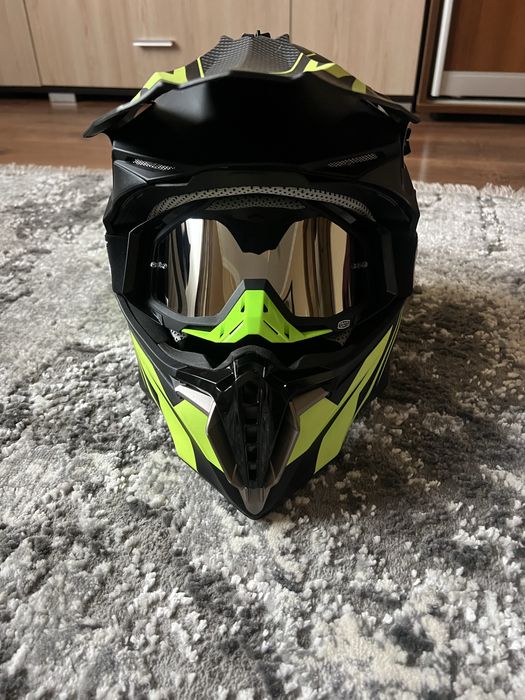 Продається новий шолом розмір XL