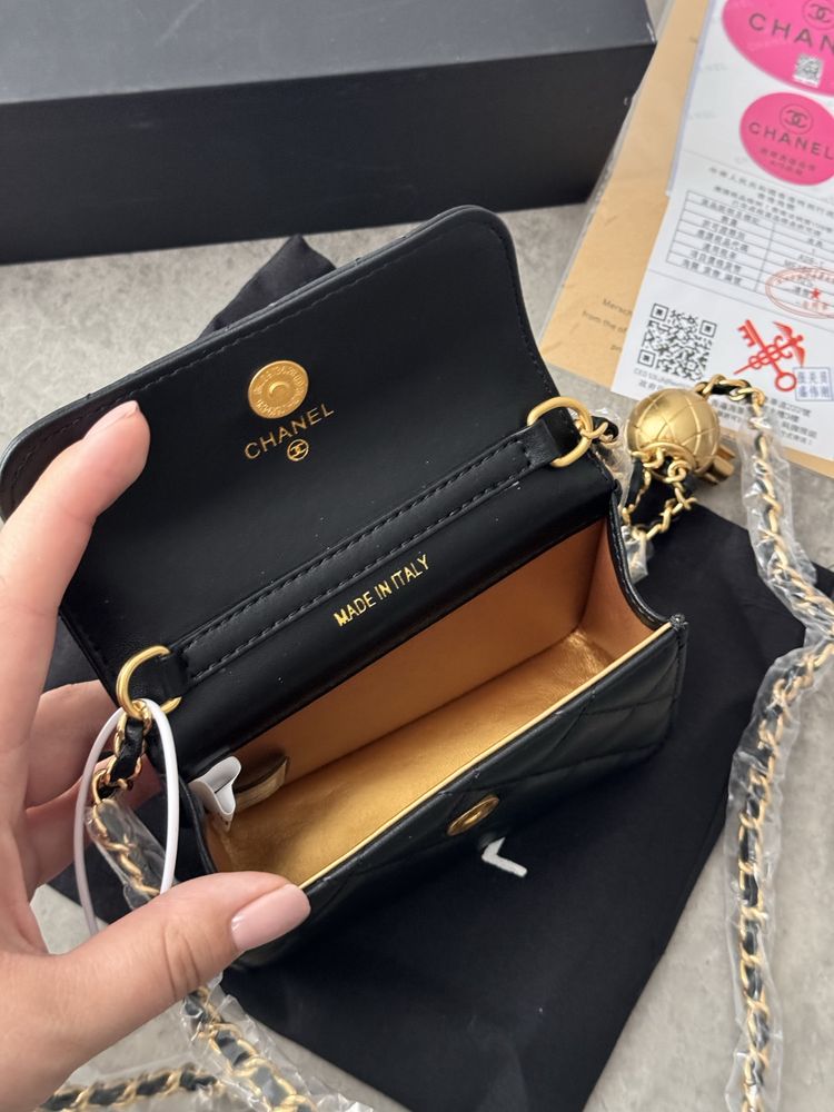 Шкіряна сумка у стилі Chanel