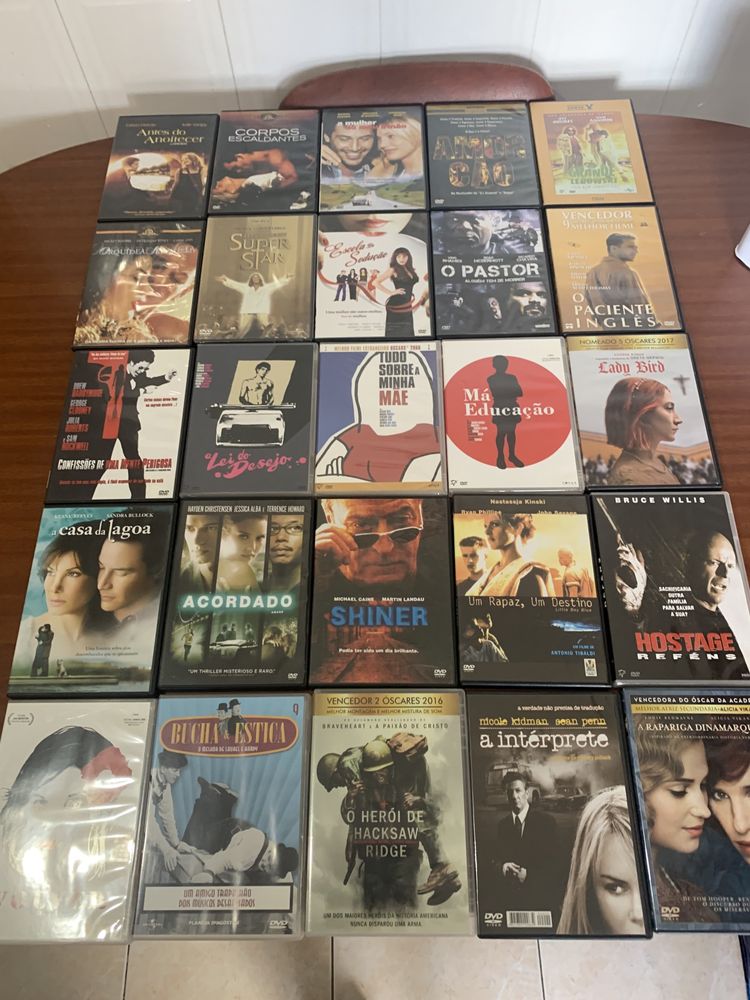 Vários DVDs de filmes e documentário