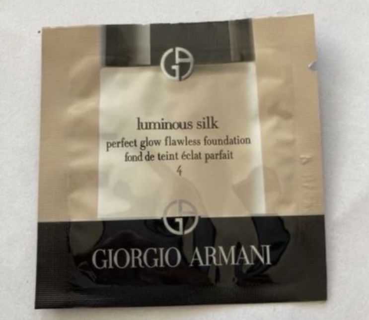 Armani Luminous Silk 4
