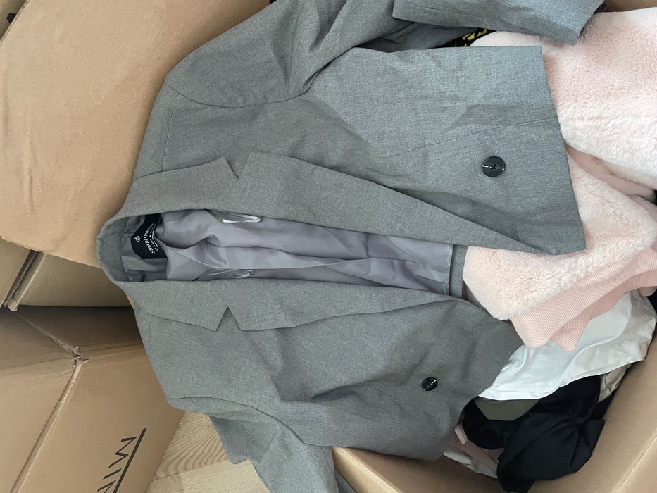 Kartony ubrań markowych zara, stradivarius Bershka