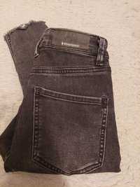 Dziewczęce jeansy rurki-STRADIVARIUS rozmiar 34