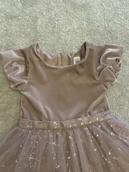 Tiulowa elegancja sukienka coolclub 104 „10”