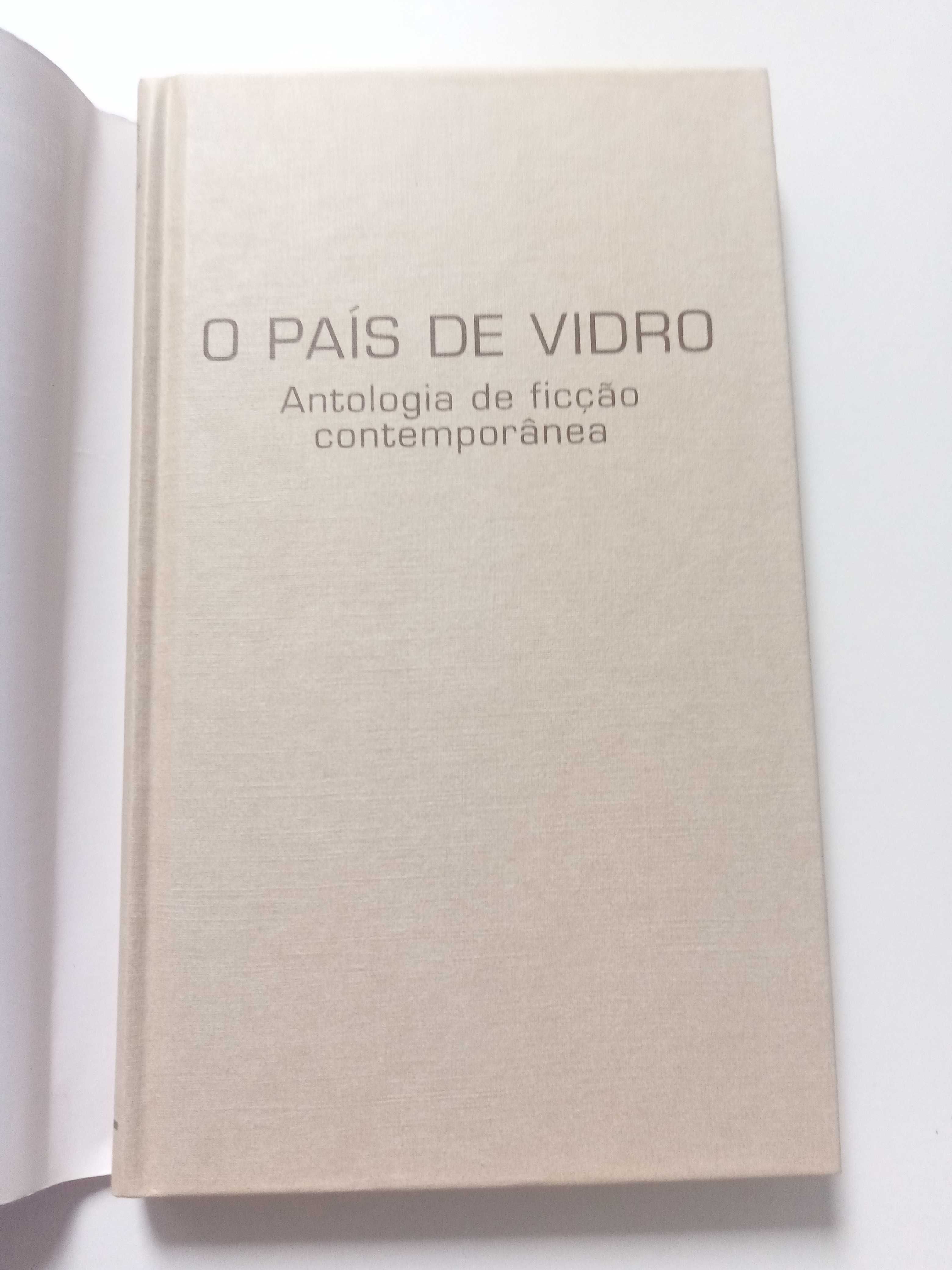 Livro 'O país de vidro'