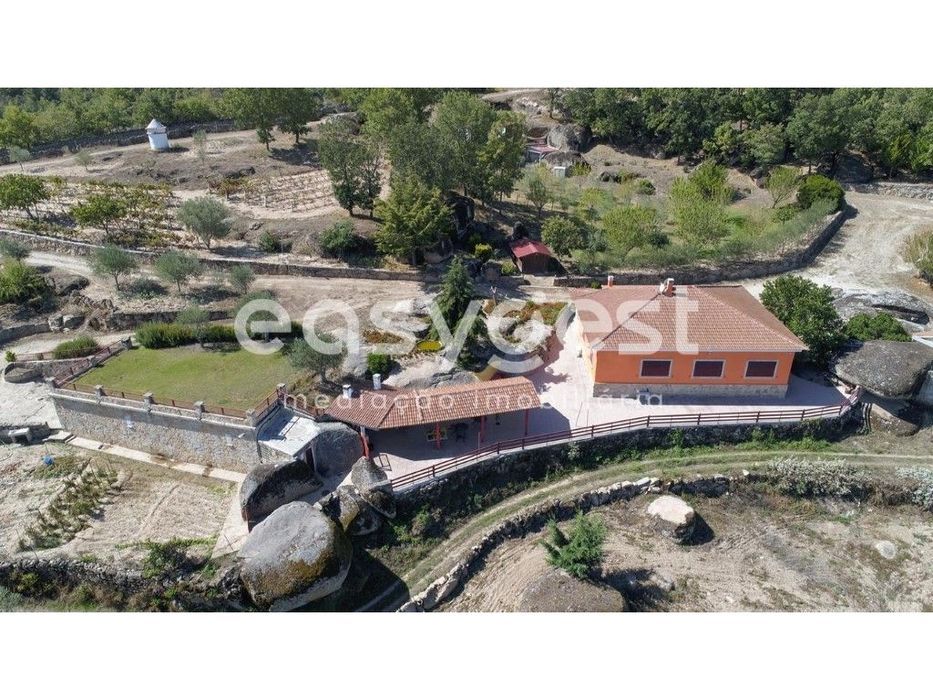 Quinta de excelência com 3,65 hectares perto de aldeias históricas