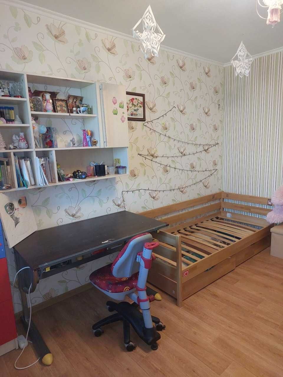 Продам 3-х к. квартиру пос.Жуковського