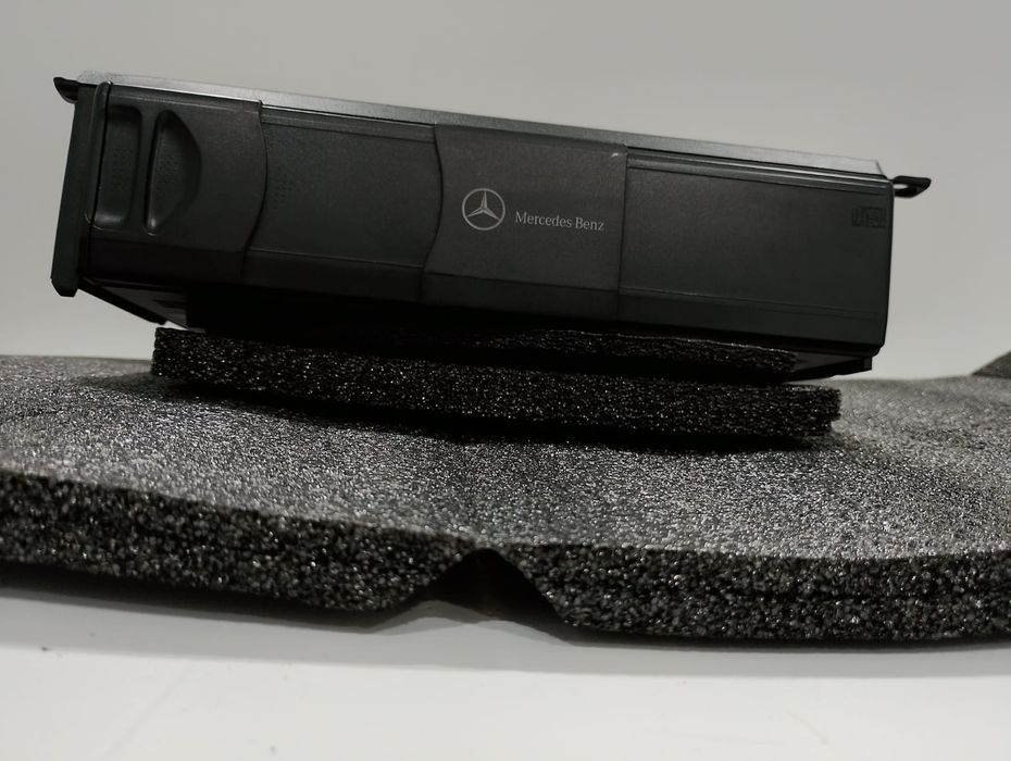 Mercedes Caixa para 6 CD
