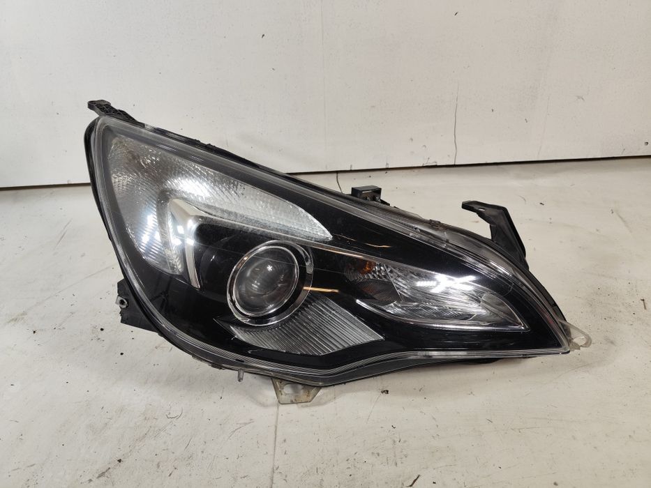 Opel Astra J IV GTC Cascada Prawy Przód Prawa Przednia Lampa Soczewka