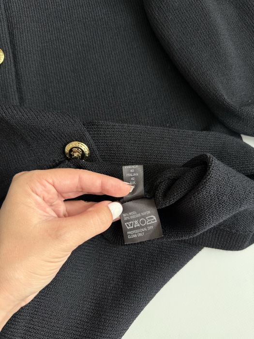 Вовняний кардиган від люкс бренду St.John