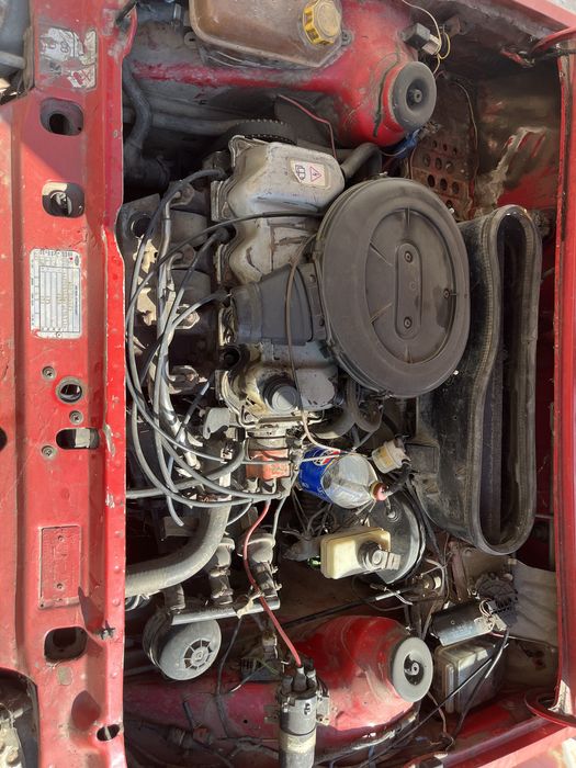 Форд Оріон Червоний