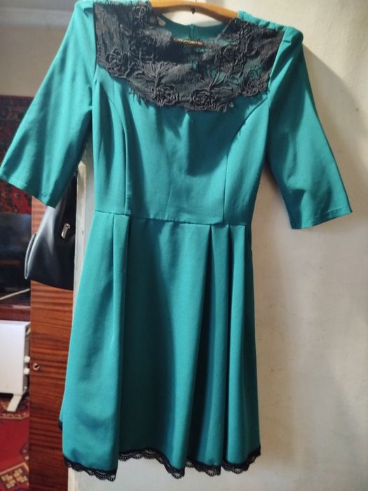 Одяг костюм жіночий. Плаття