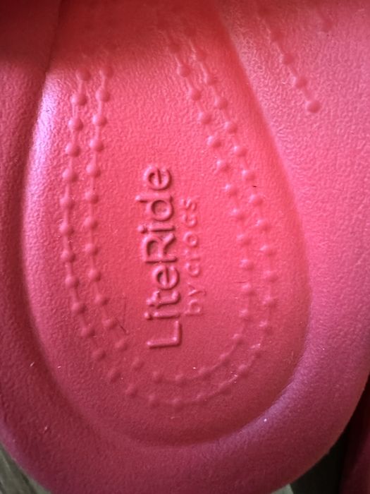 Crocs жіночі босоніжки