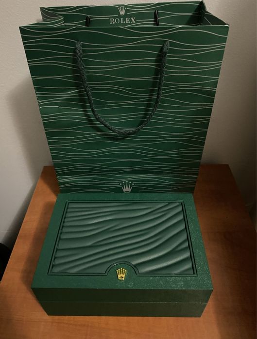 Rolex Day-Date 41mm Full Gold *NOVO*