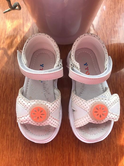 Босоніжки для дівчинки