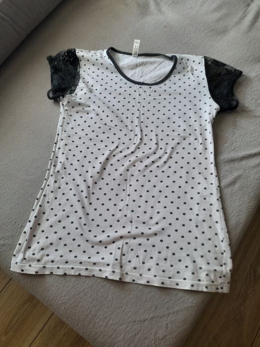 Bluzka z rękawami z koronką