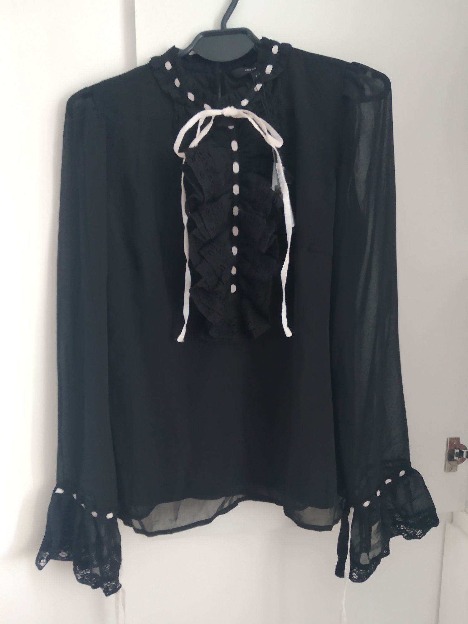 Bluzka czarna elegancka wiązana pod szyją Vero moda rozmiar S
