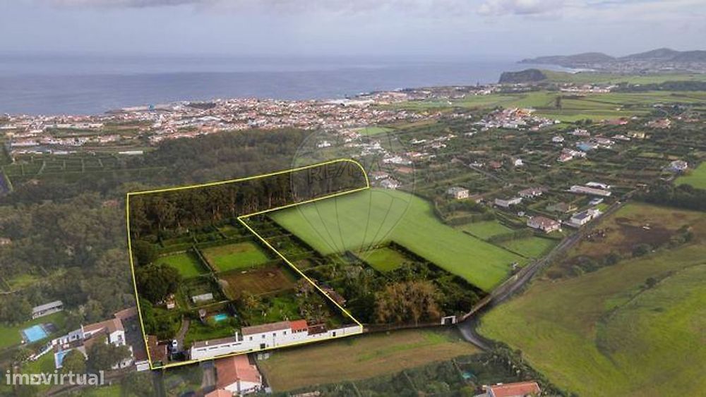 Moradia T5 para venda