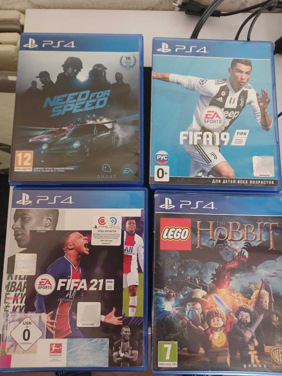 Продам PS 4 + 2 джойстики + зарядку