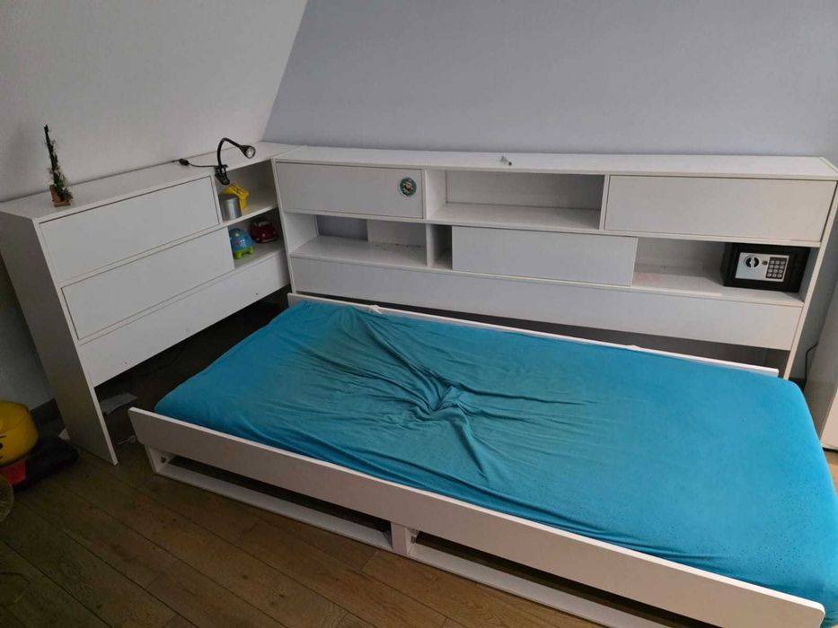 Zestaw mebli dwie komody (konsole) i łóżko