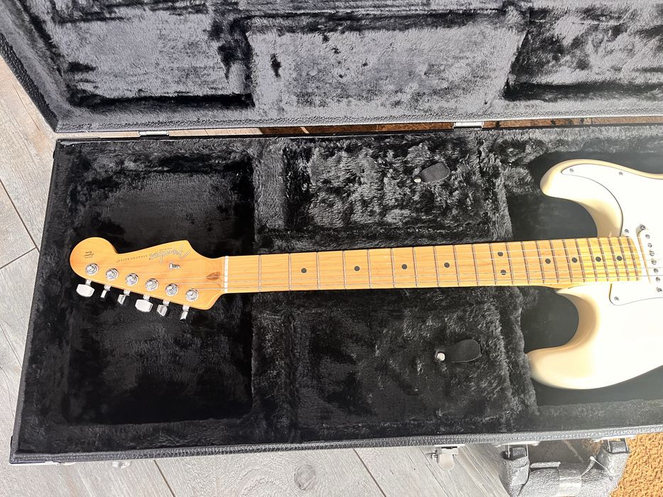Gitara  Fender Standard Stratocaster USA + piec Fender G - DEC Fifteen