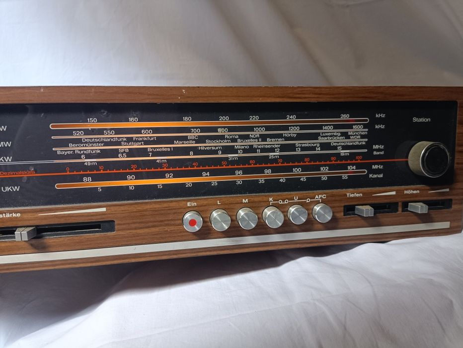 Вінтажне радіо Telefunken Gavotte 401