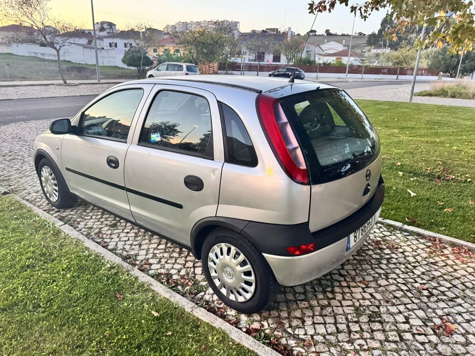 Opel Corsa C ano 2002