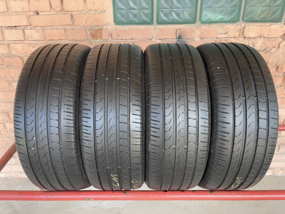 Комплект літніх шин 235/45R20 Pirelli