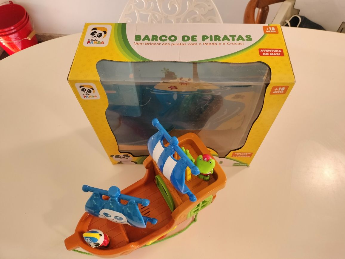 Panda barco pirata