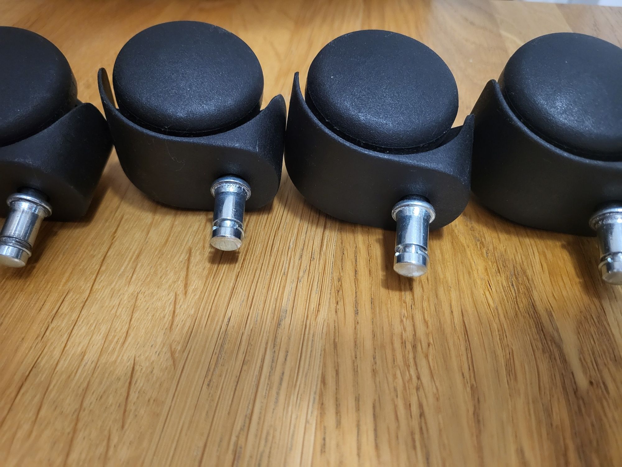 Kółka do fotela obrotowego biurowego do krzesła Fi 10 dł 22mm ikea