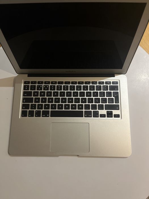 Macbook Air 13’ i7 2.2GHz
