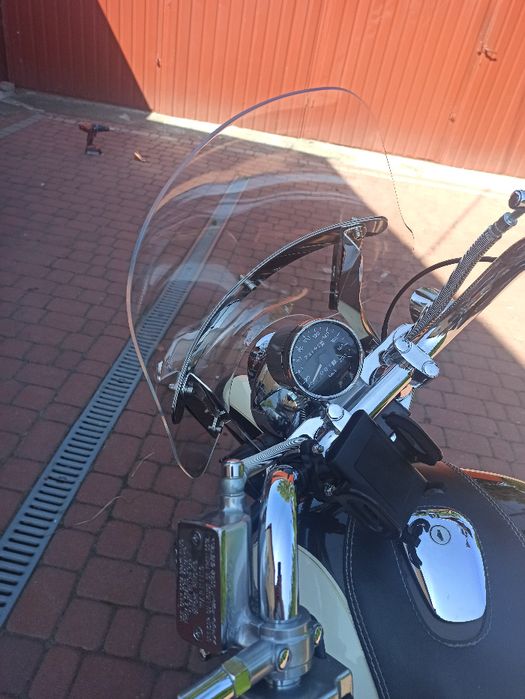 SUZUKI INTRUDER VS 1400 szyba gmol