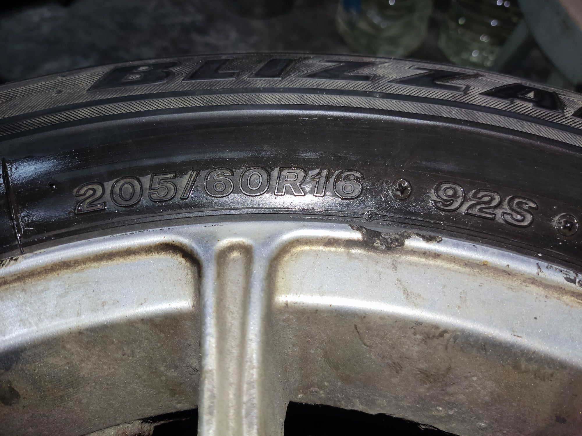 Шина з диском 205/60/R16   Bridgestone, Kumho зима