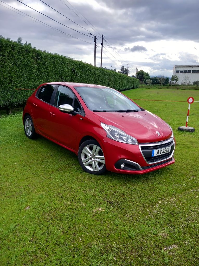 Peugeot 208 STYLE  1.6 BLUE HDI 2016