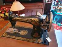 Máquina Costura SINGER Vintage com móvel integrado