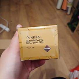 Emulsja ze złotem na noc 50 ml Avon