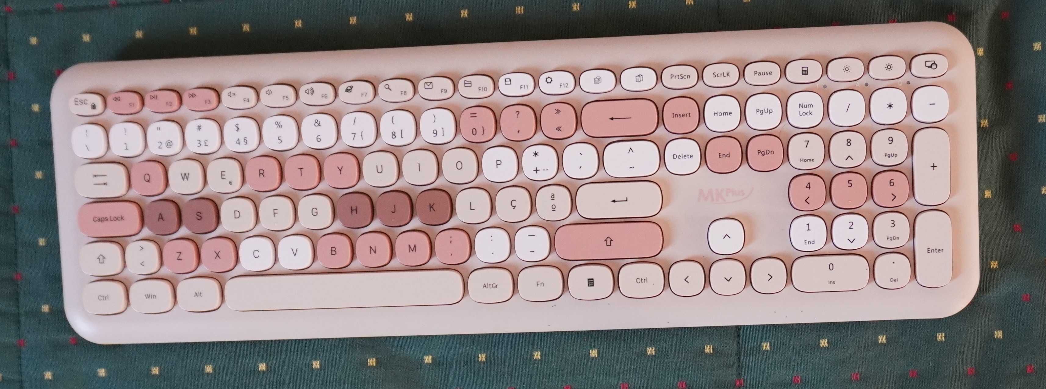 Teclado + Rato MK Plus (cor de rosa pastel) - em perfeitas condições