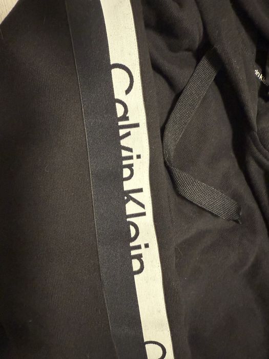 Спортивная кофта calvin klein на флисе