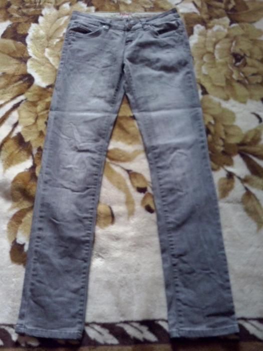Женские джинсы в отличном сост. W27L32