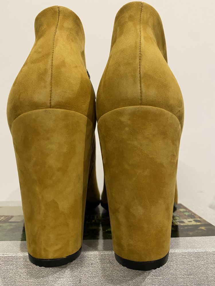 Nowe buty ECCO na obcasie