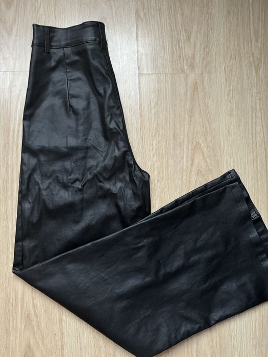 Штани кльош екошкіра