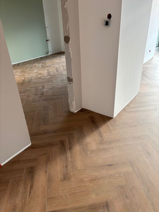 Montaż podłóg różnych